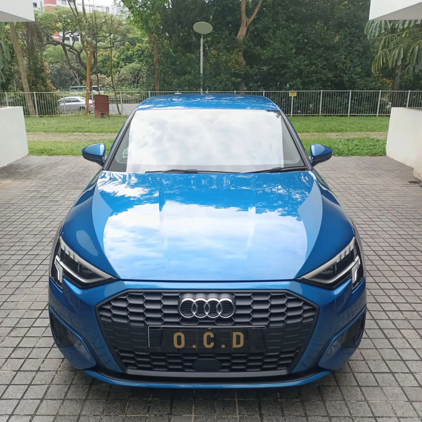 A blue car